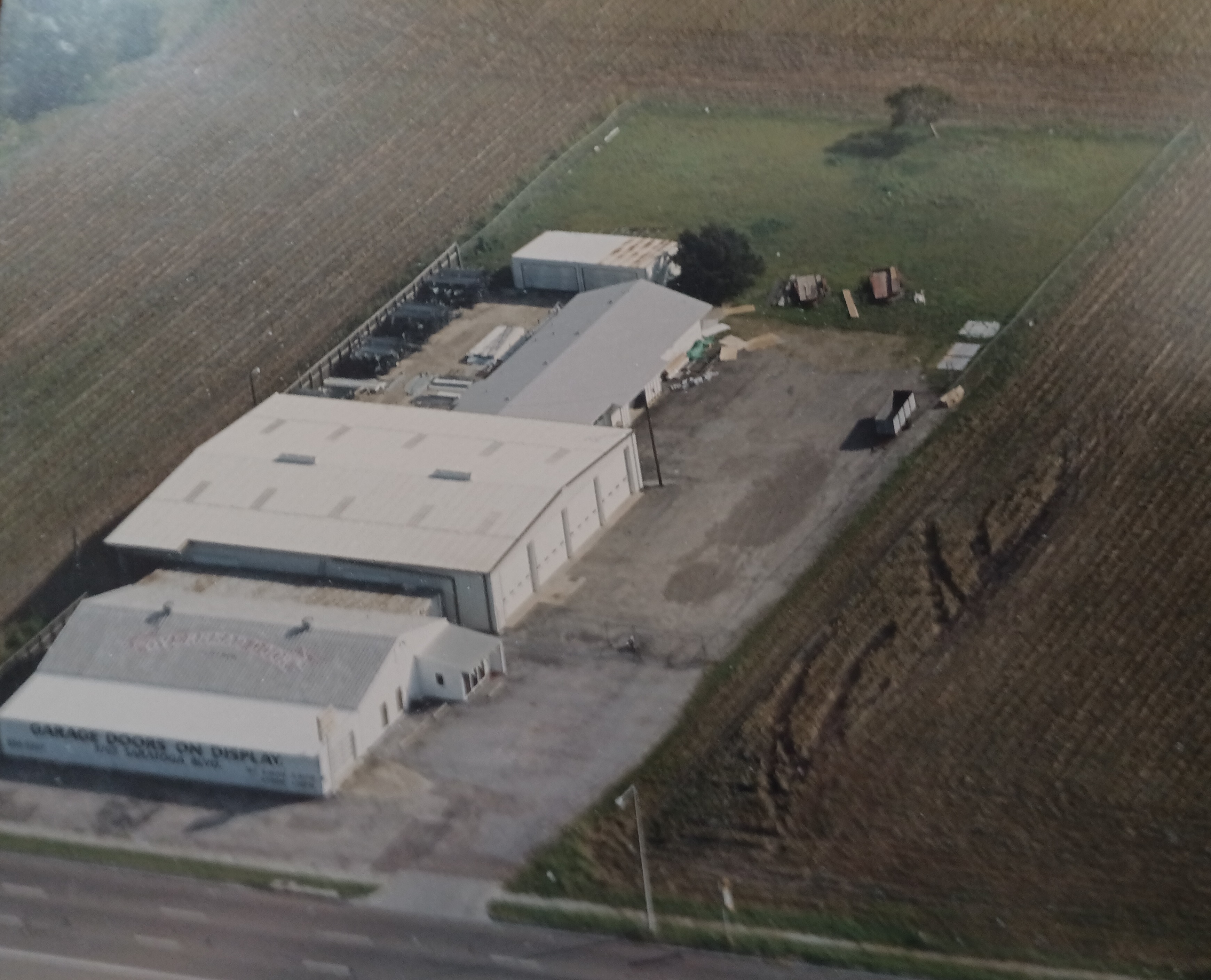 ChapmansGarageDoorLogo